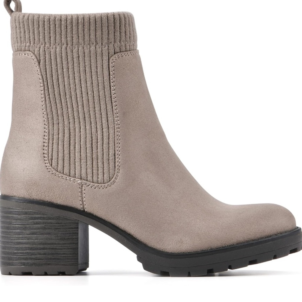 White Mountain Women's Benji Booties Tan Chunky Heel Pull-On Style 9.5